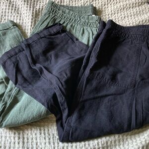 Old Navy Women’s Black and Green Joggers